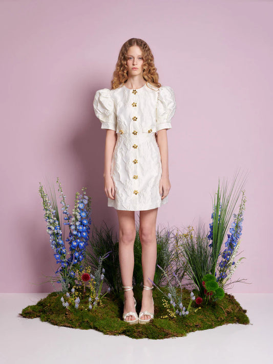 Sister Jane Anemone Jacquard mini haljina u nežnom cvetnom žakardu, elegantna svečana haljina za venčanja i posebne prilike – Neguj se