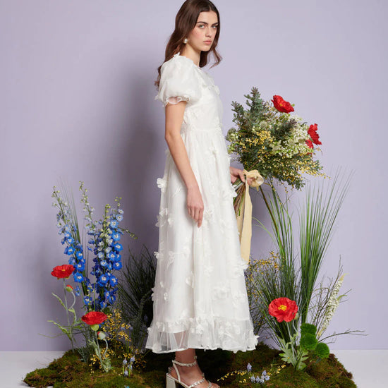 Sister Jane Jasmine Embroidered maxi haljina od cvetne organze sa otvorenim leđima, eterična haljina za venčanja i gala događaje – Neguj se